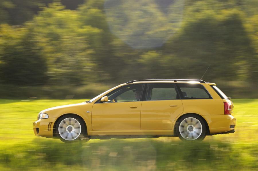  Audi RS4 Avant (B5, 8D) 2000 года  (UK) (фото 23 из 40)